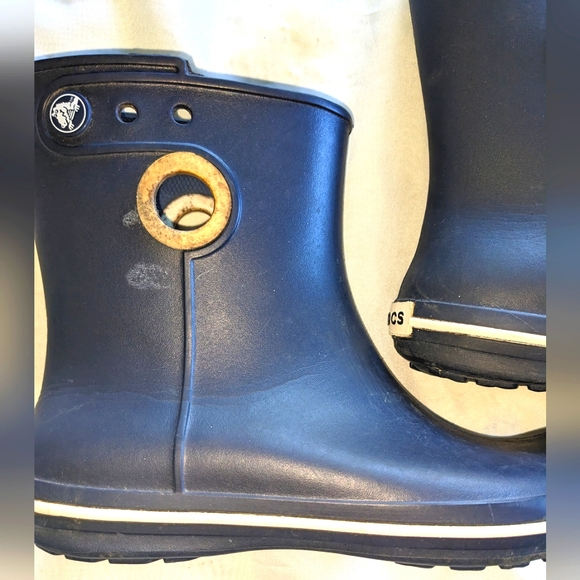 Crocs Navy Jaunt Shorty Women's Rain Boots - Picture 2 of 13
